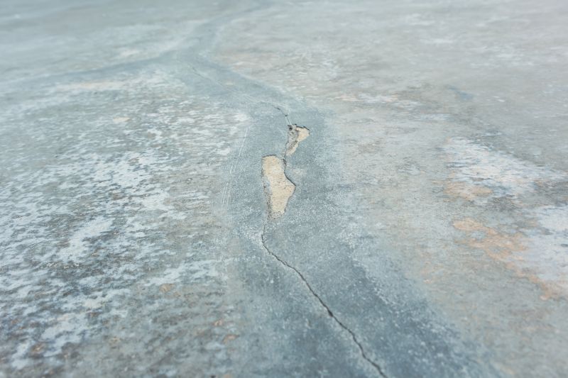 Garage Crack Repair in Des Moines, IA